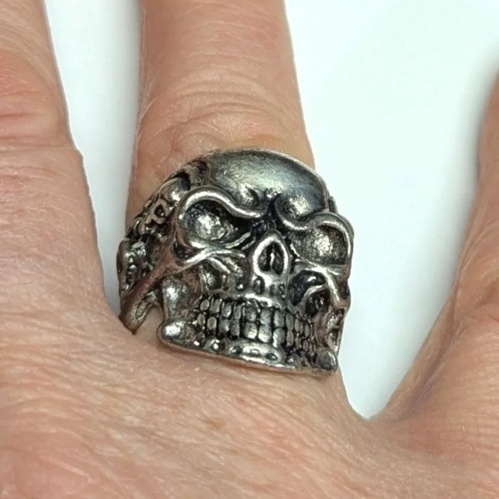 Vintage New Skull Ring Unisex Big Mens Plus Size 11 SilverTone Gothic‎ Biker